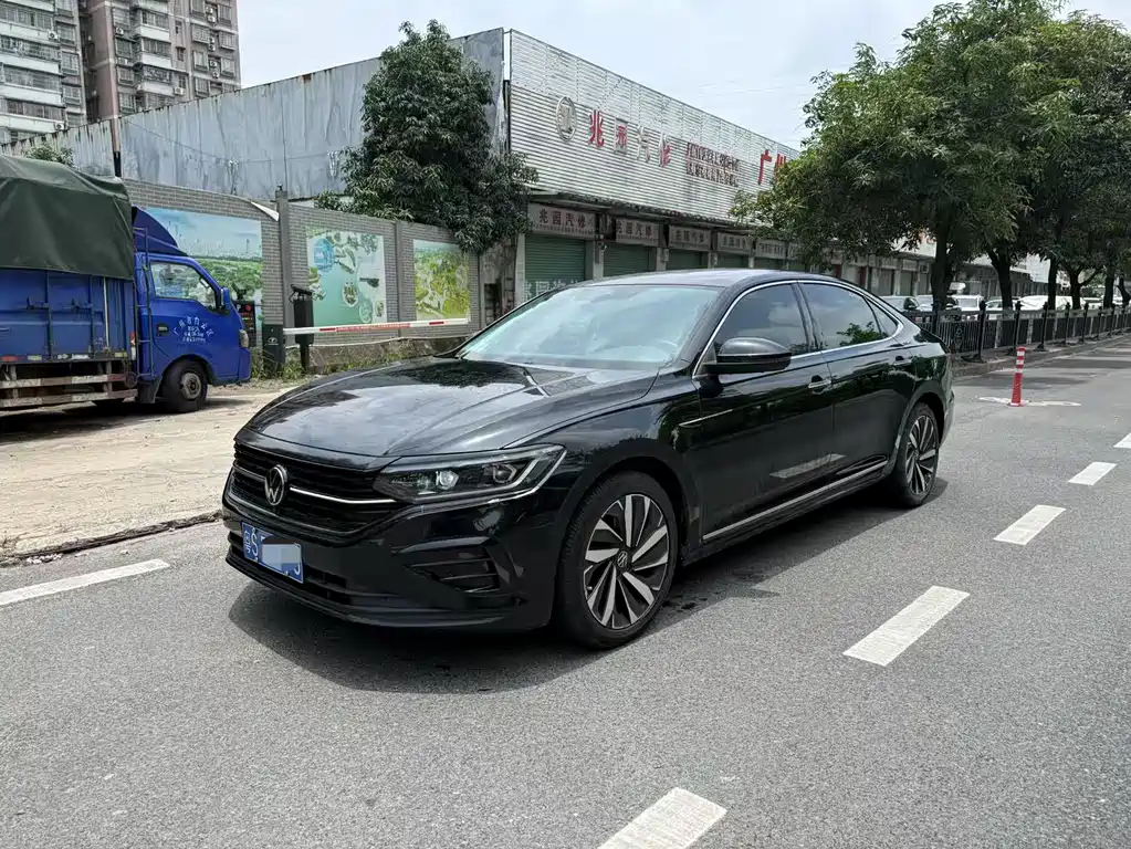 Volkswagen Passat 2023