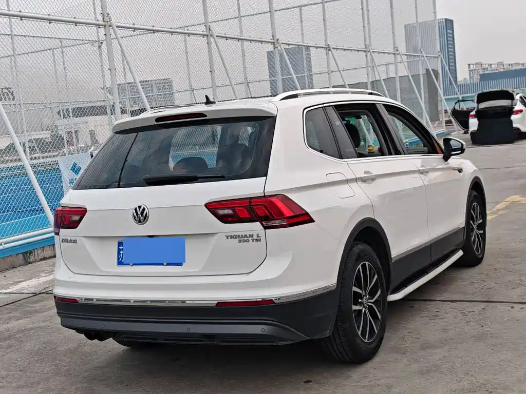 Volkswagen Tiguan L — миниатюра 5
