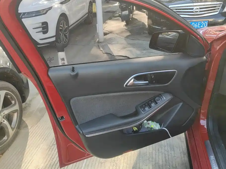 Mercedes-Benz A-Class (Import) — миниатюра 7