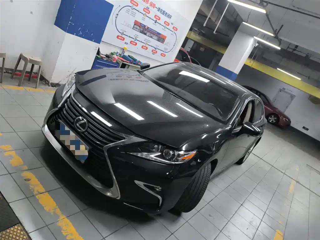 Lexus ES 2018