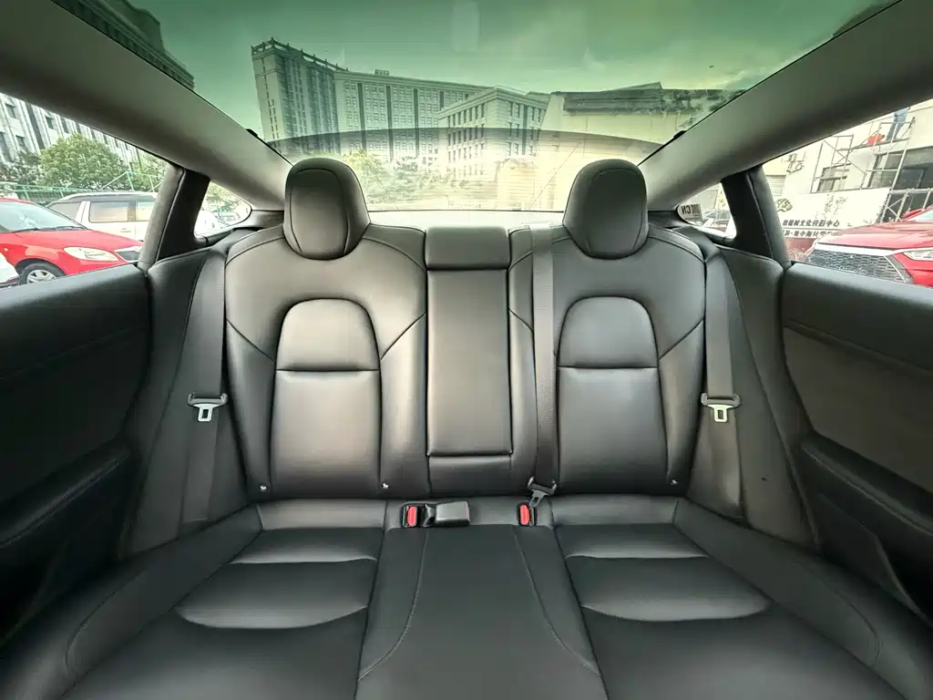 Tesla Model 3 — миниатюра 20