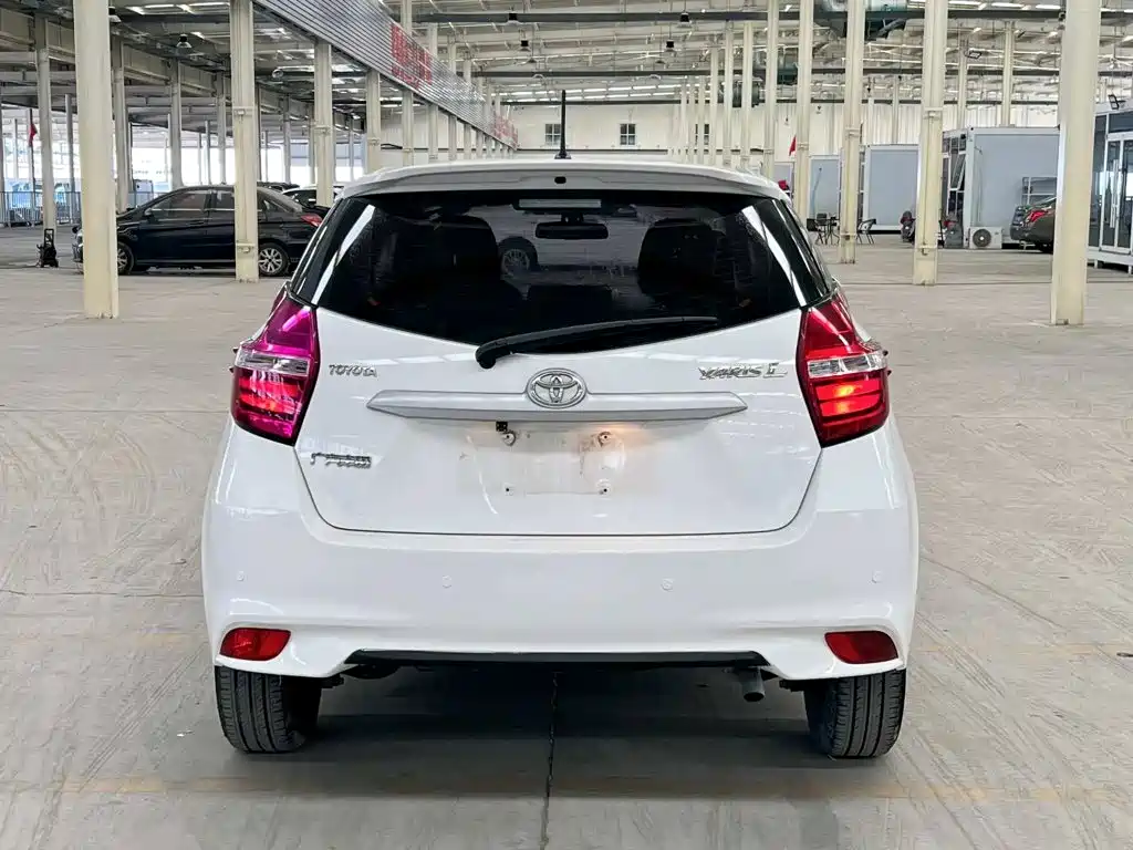 Toyota Yaris L — миниатюра 5
