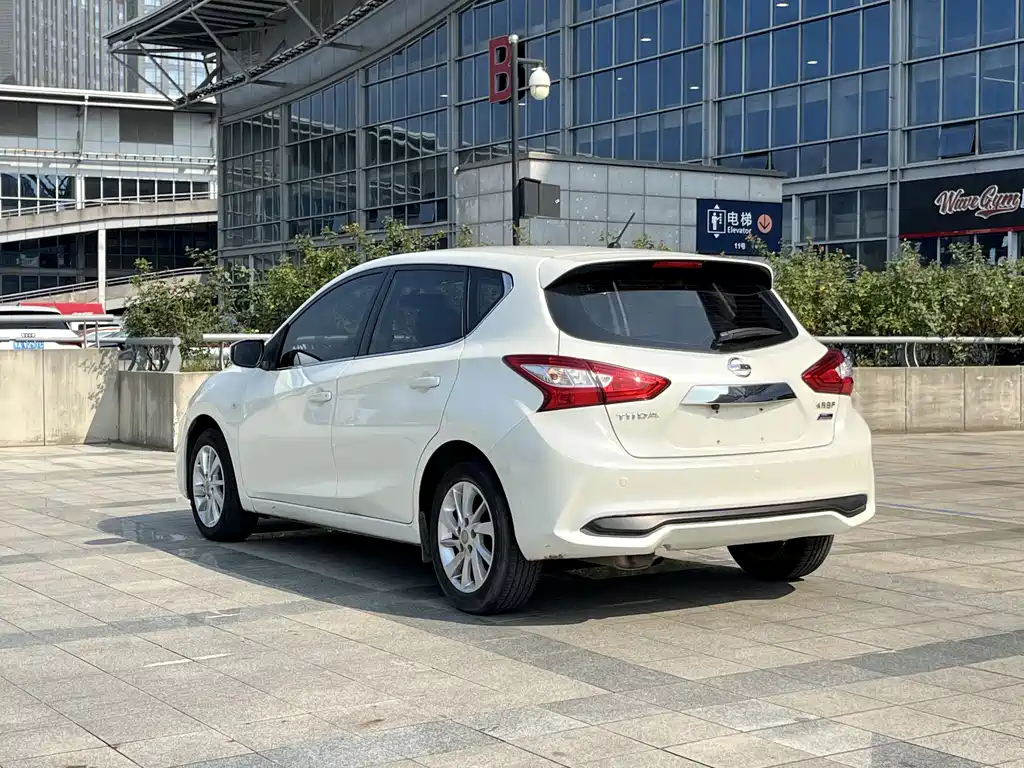 Nissan Tiida — миниатюра 14