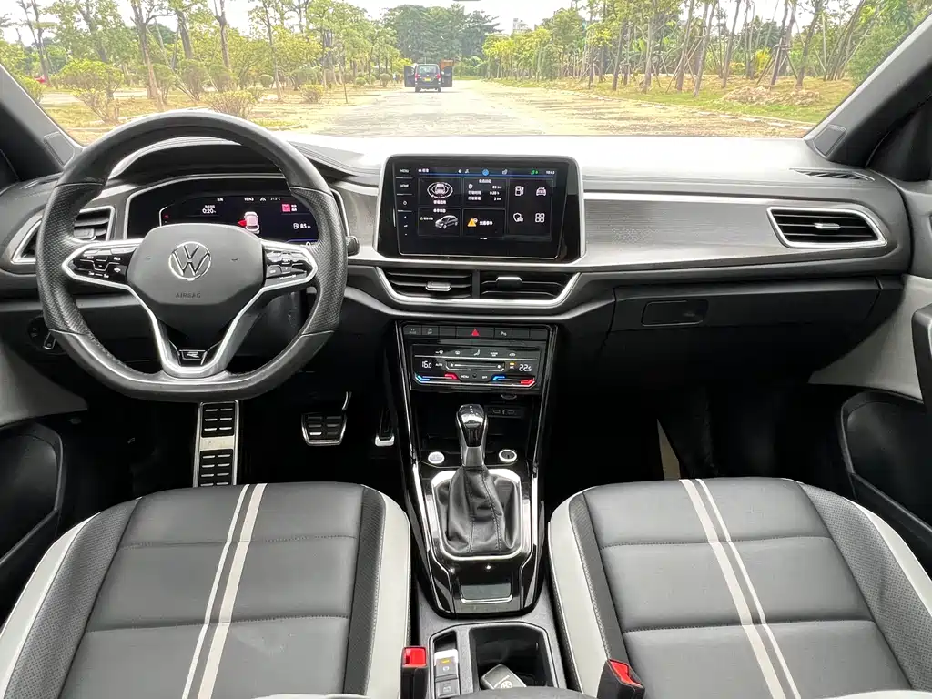 VOLKSWAGEN T ROC EXPLORING SONGS