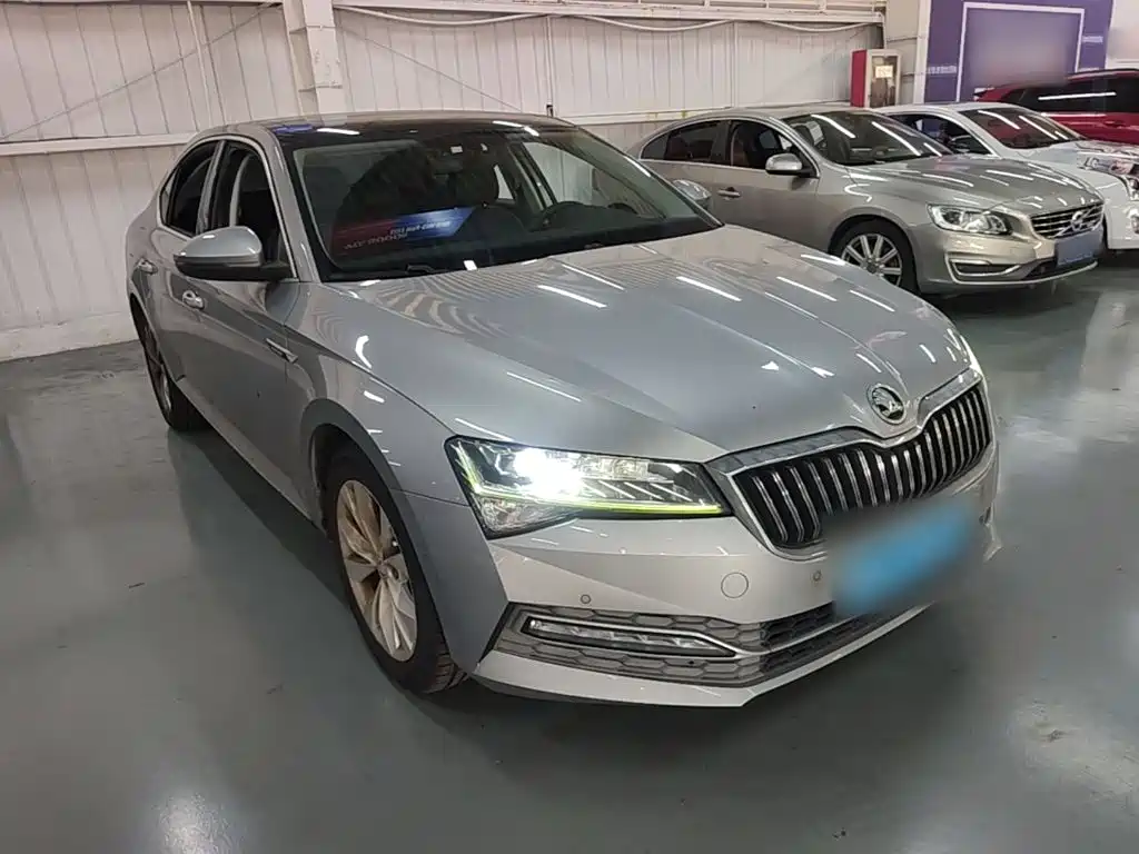 Skoda Superb — миниатюра 4