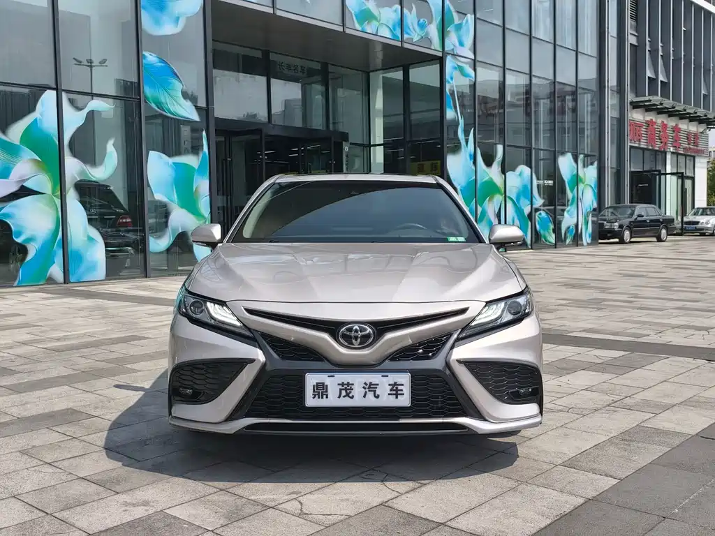 Toyota Camry — миниатюра 2
