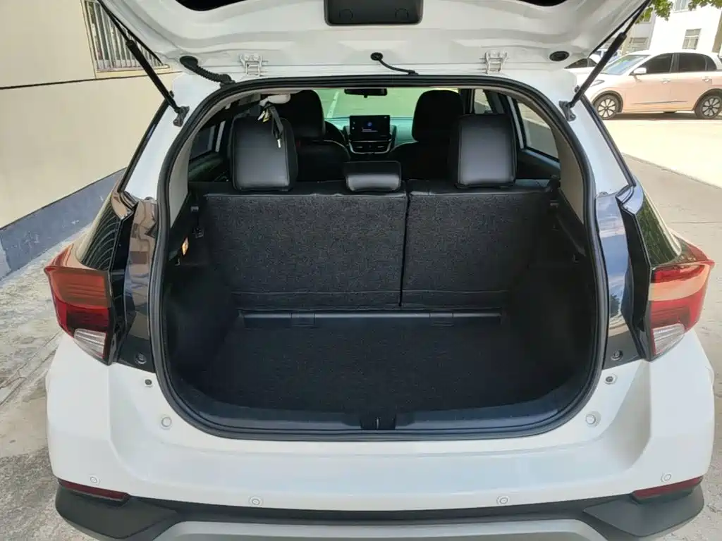 Toyota Yaris L — миниатюра 19