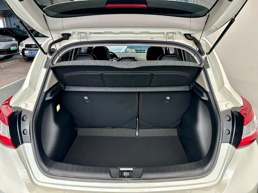 Nissan Tiida — миниатюра 15