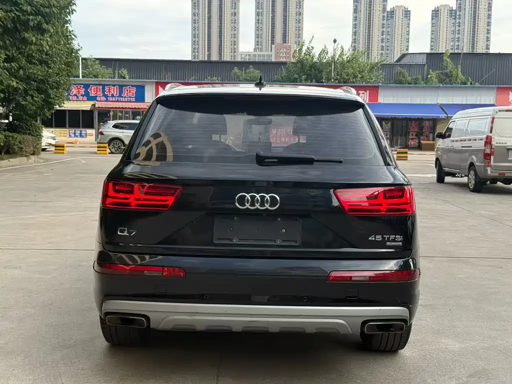 Audi Q7 — миниатюра 13