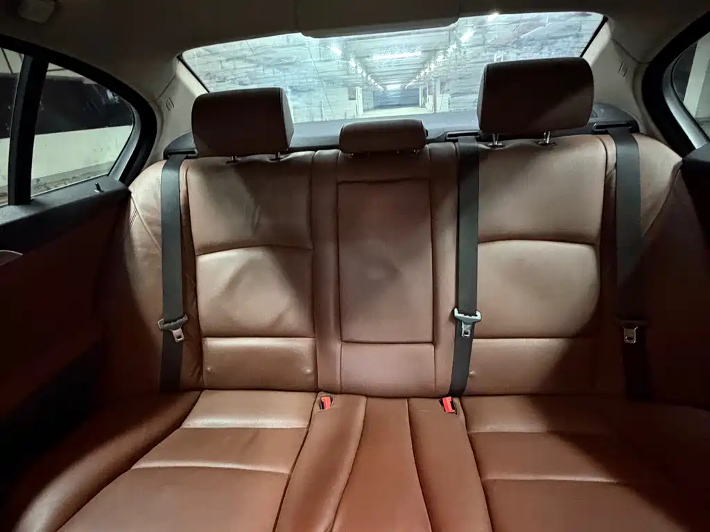 BMW 5 Series — миниатюра 16