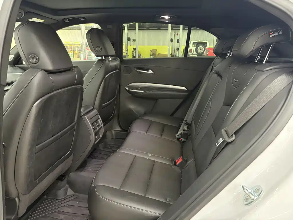 Cadillac XT4 — миниатюра 6