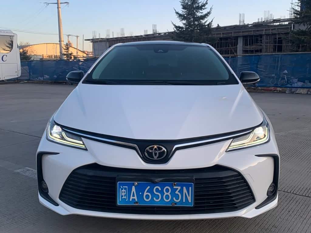 Toyota Corolla 1.5 л 2022 г. Белый, пробег 41000 км