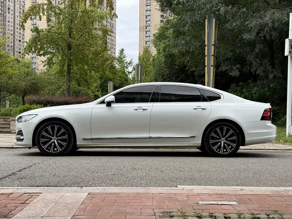 Volvo S90 — миниатюра 4