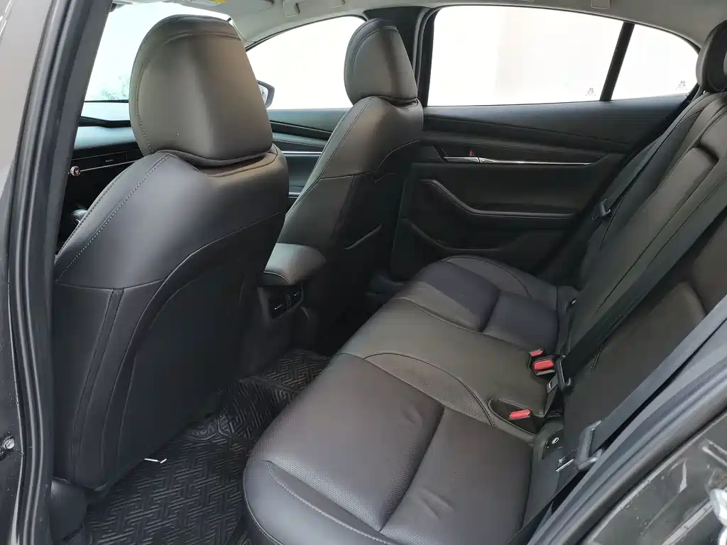 Mazda 3 Axela — миниатюра 13