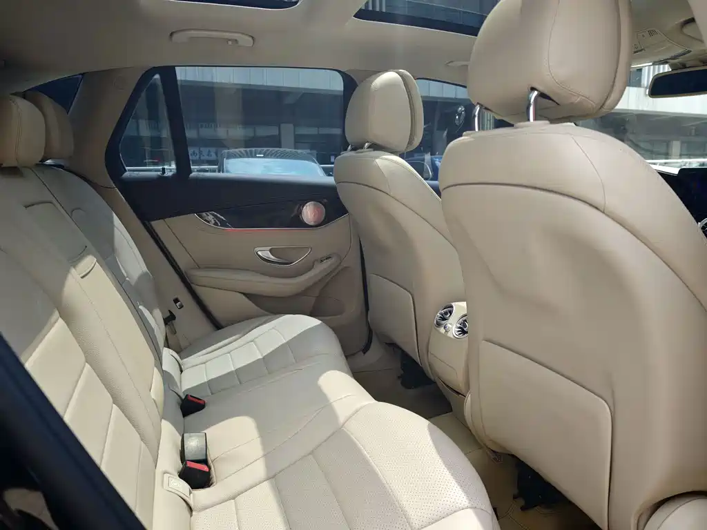 Mercedes-Benz GLC — миниатюра 12