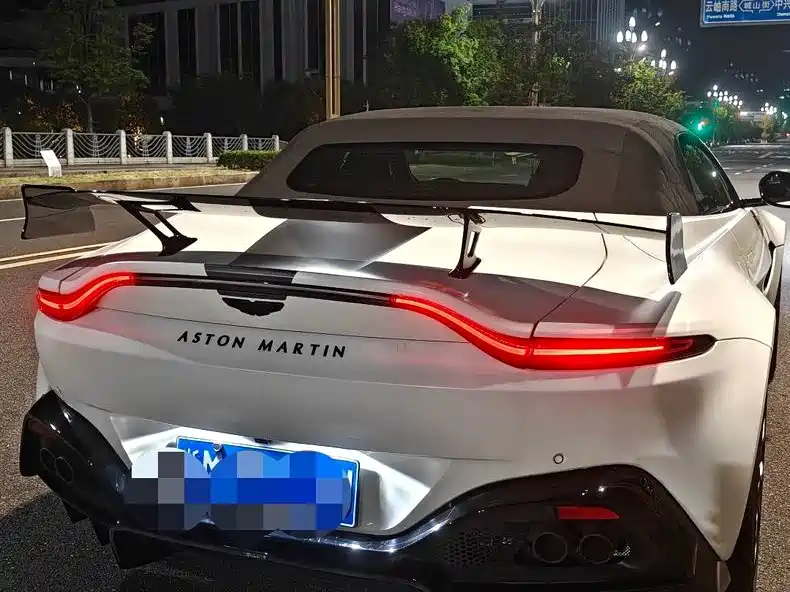 Aston Martin V8 Vantage — миниатюра 6