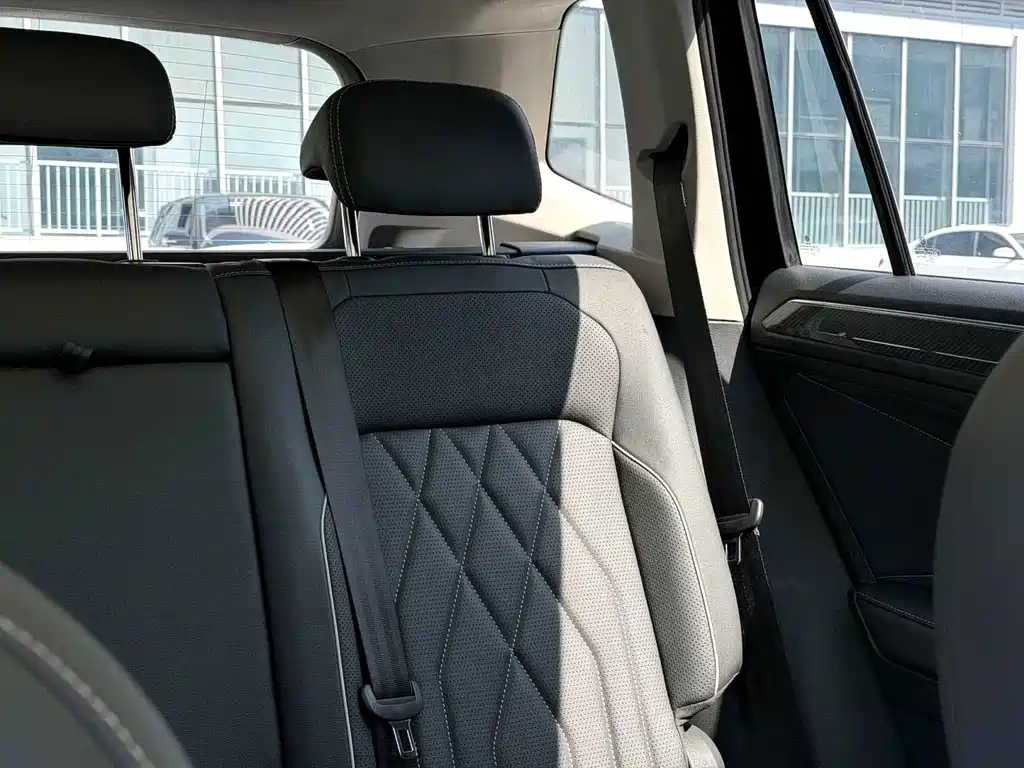 Volkswagen Tiguan L — миниатюра 4