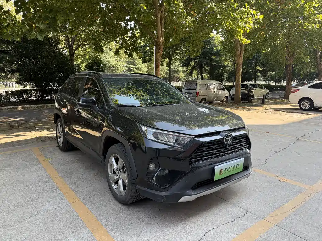 Toyota RAV4 — миниатюра 2