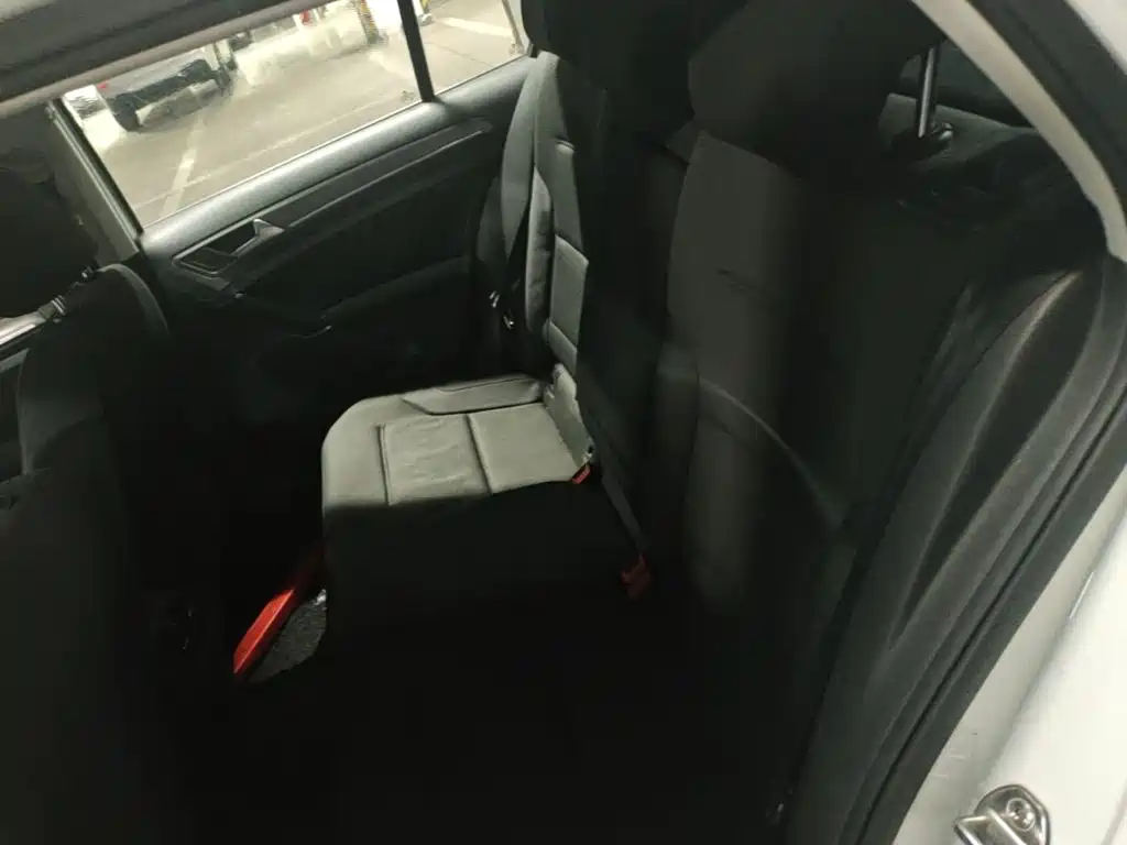 Volkswagen Golf — миниатюра 13