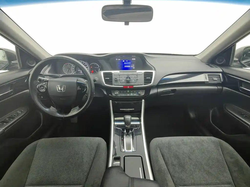 Honda Accord — миниатюра 5