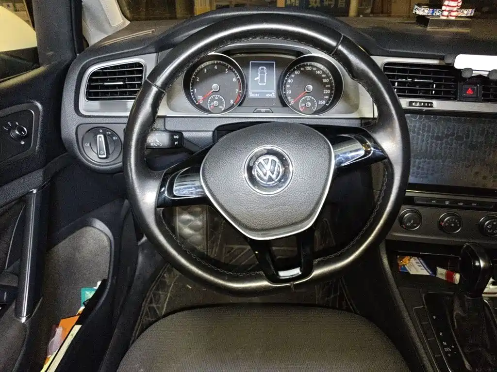Volkswagen Golf — миниатюра 6