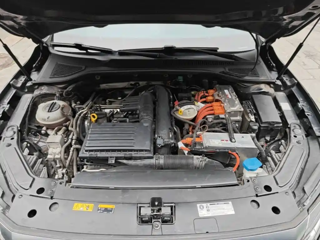 Volkswagen Passat PHEV — миниатюра 20