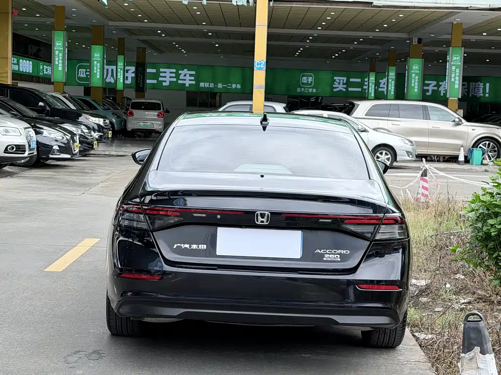 Honda Accord — миниатюра 12