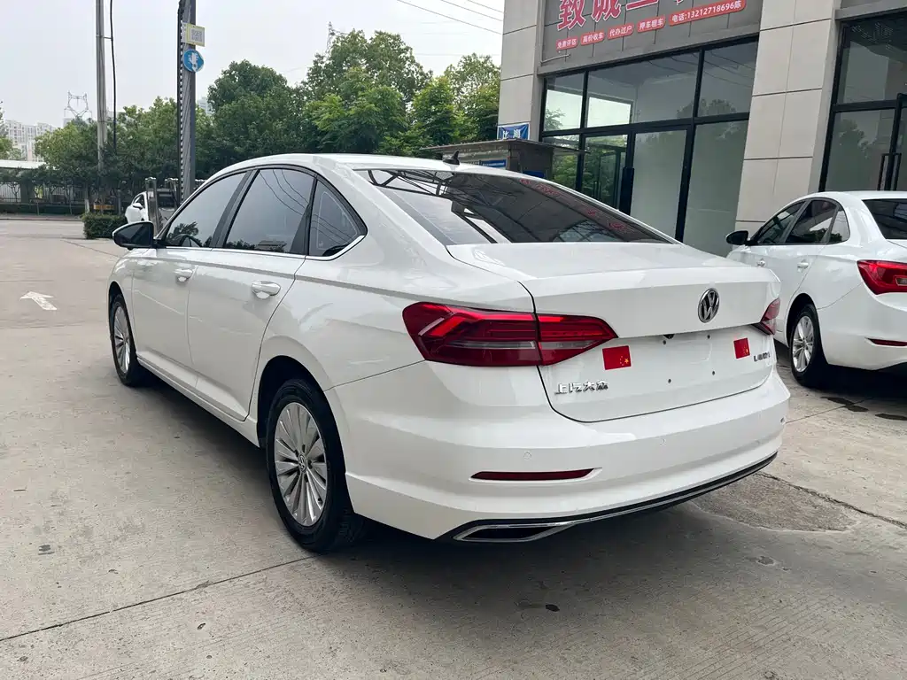 Volkswagen Lavida — миниатюра 6