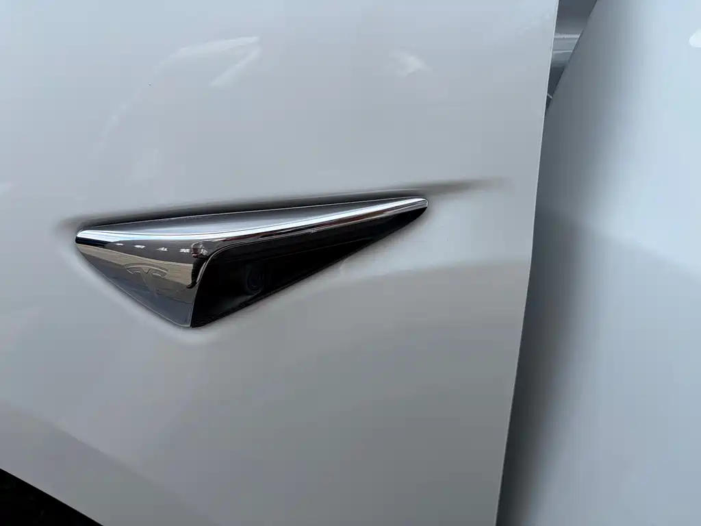 Tesla Model 3 — миниатюра 40
