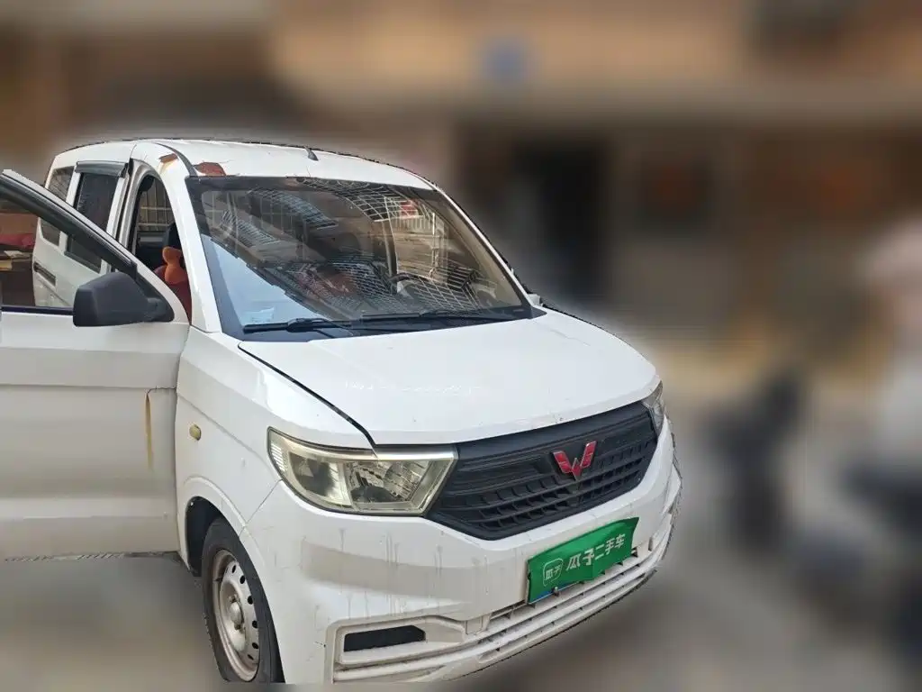 Wuling Hongguang V — миниатюра 4