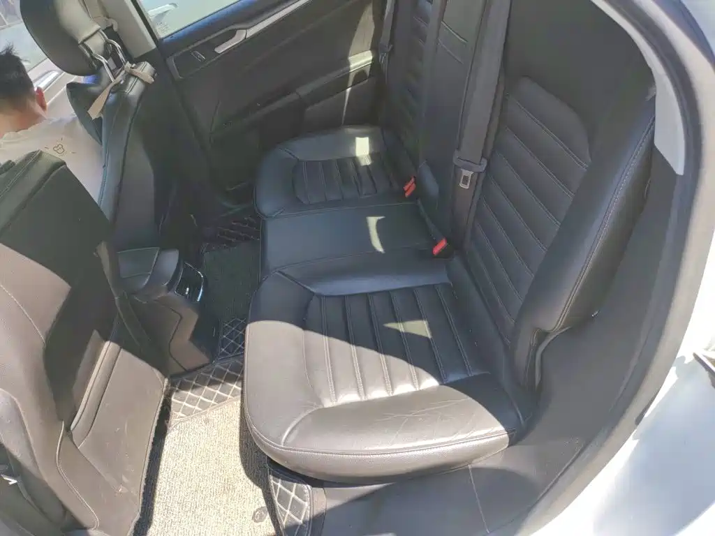 Ford Mondeo — миниатюра 13