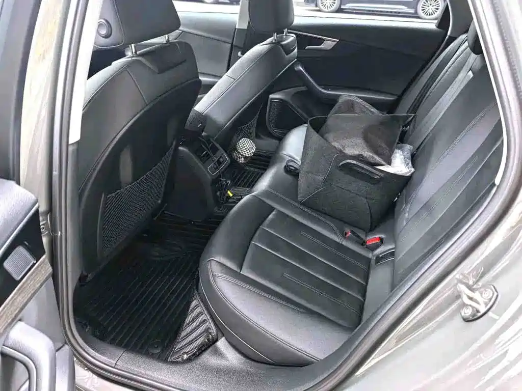 Audi A4 (Import) — миниатюра 2