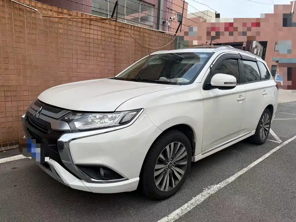 Купить Mitsubishi Outlander