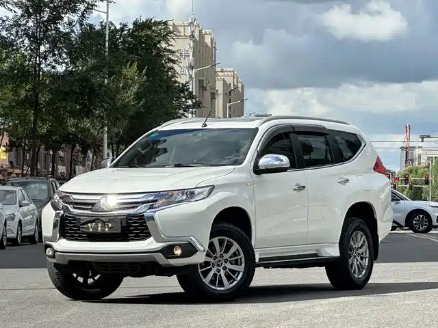 Mitsubishi Pajero Sport
