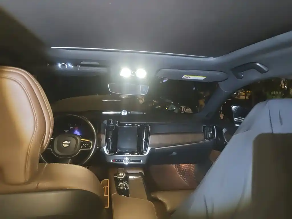 Volvo S90 — миниатюра 14