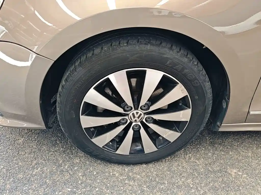 Volkswagen Sagitar — миниатюра 23