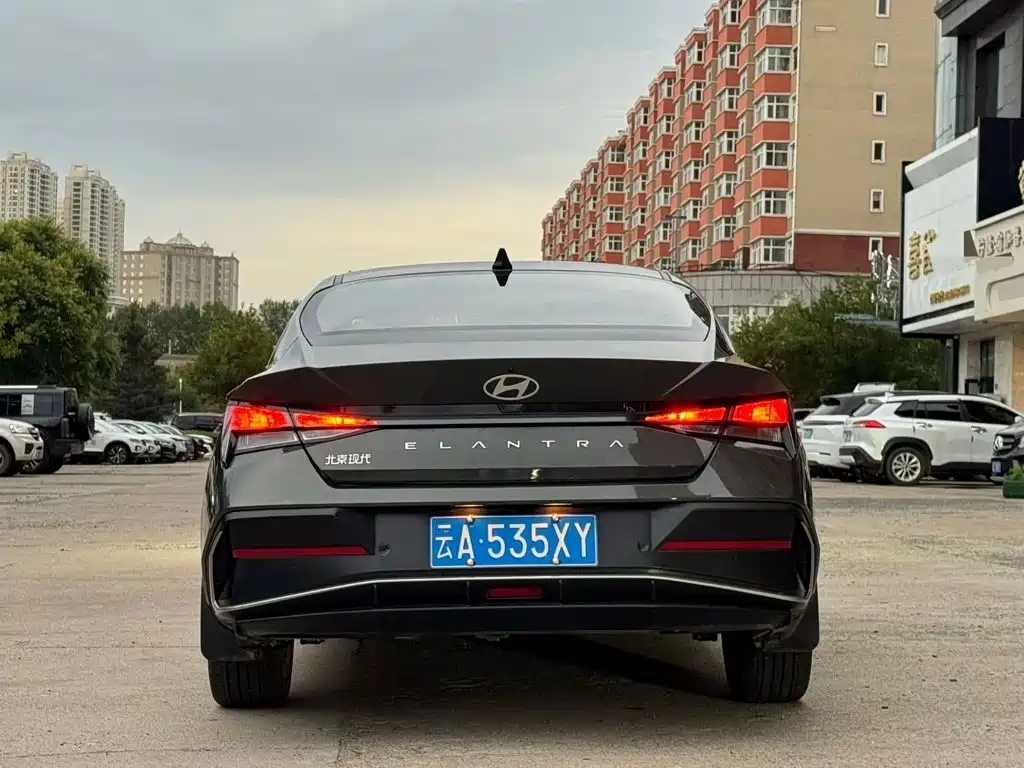 Hyundai Elantra — миниатюра 14