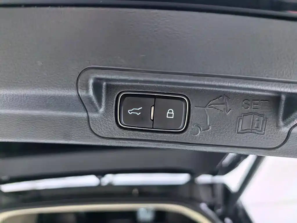 Ford Explorer — миниатюра 27