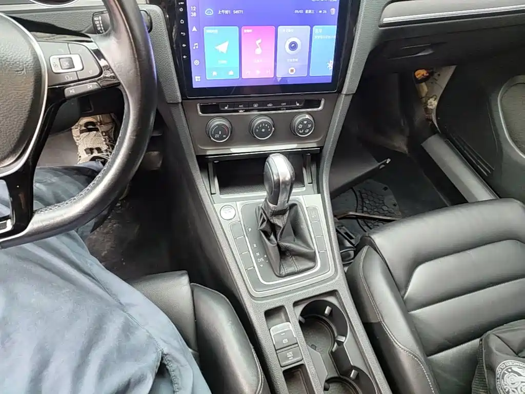 Volkswagen Golf — миниатюра 14