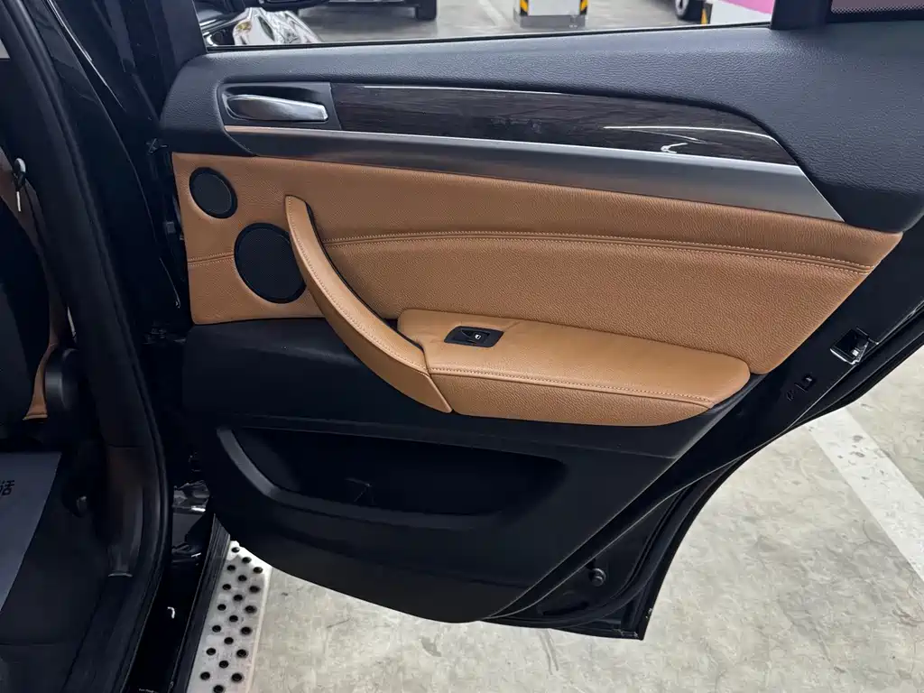 BMW X6 — миниатюра 11