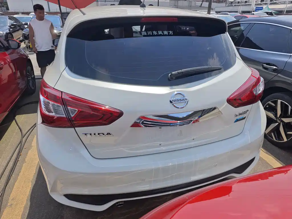 Nissan Tiida — миниатюра 15