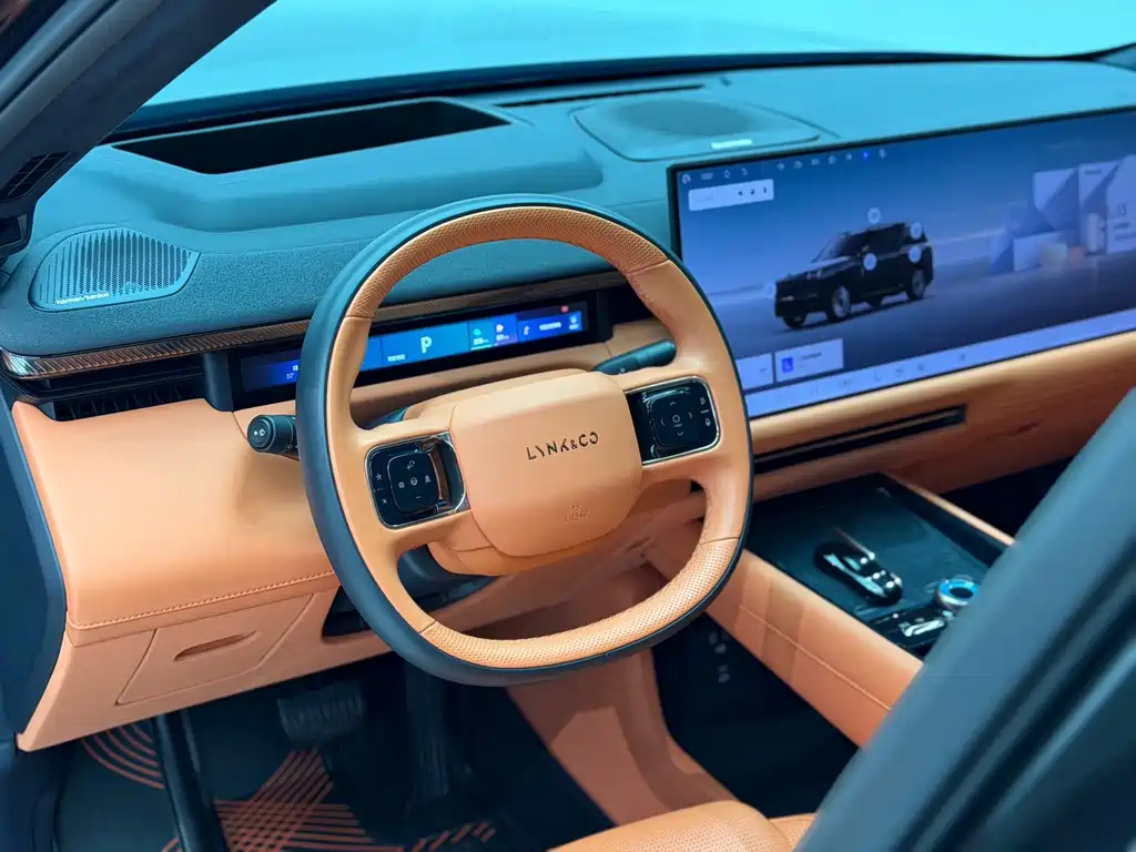 Lynk & Co 900 — миниатюра 11