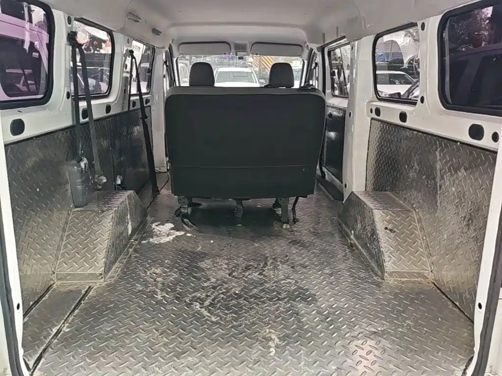 Wuling Yangguang — миниатюра 19