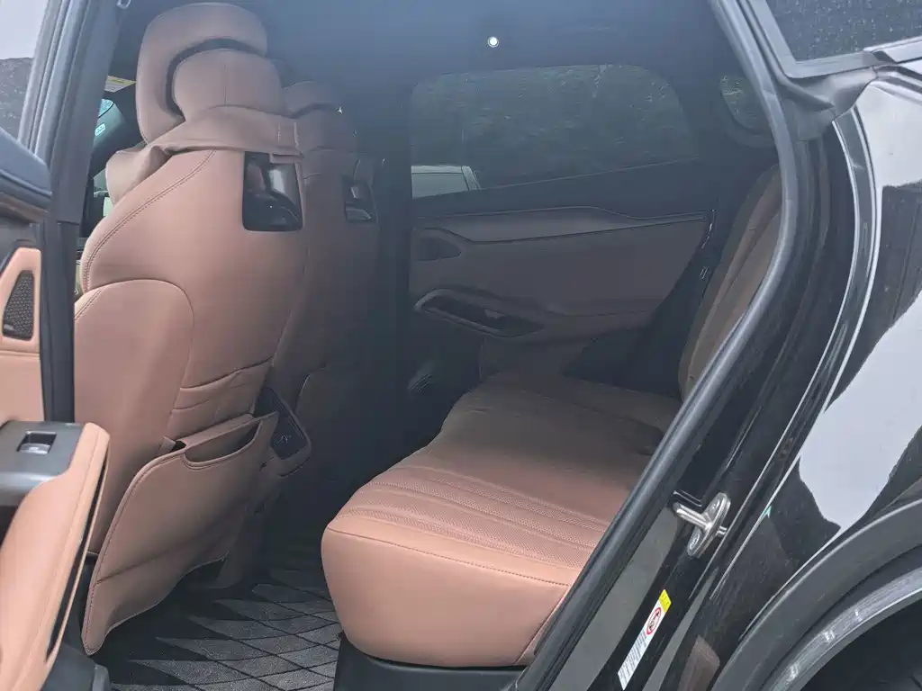 BYD L EV — миниатюра 8