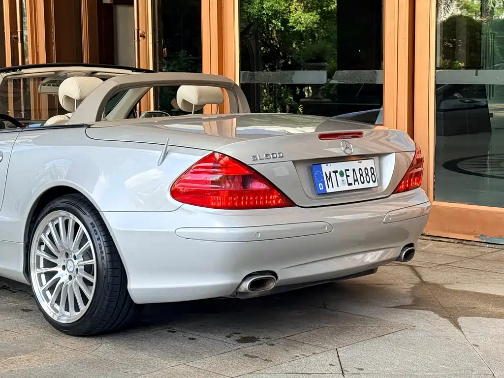 Mercedes-Benz SL-Class — миниатюра 11