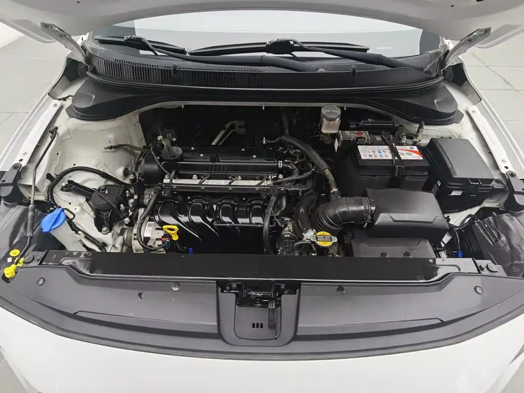 Hyundai Elantra — миниатюра 6