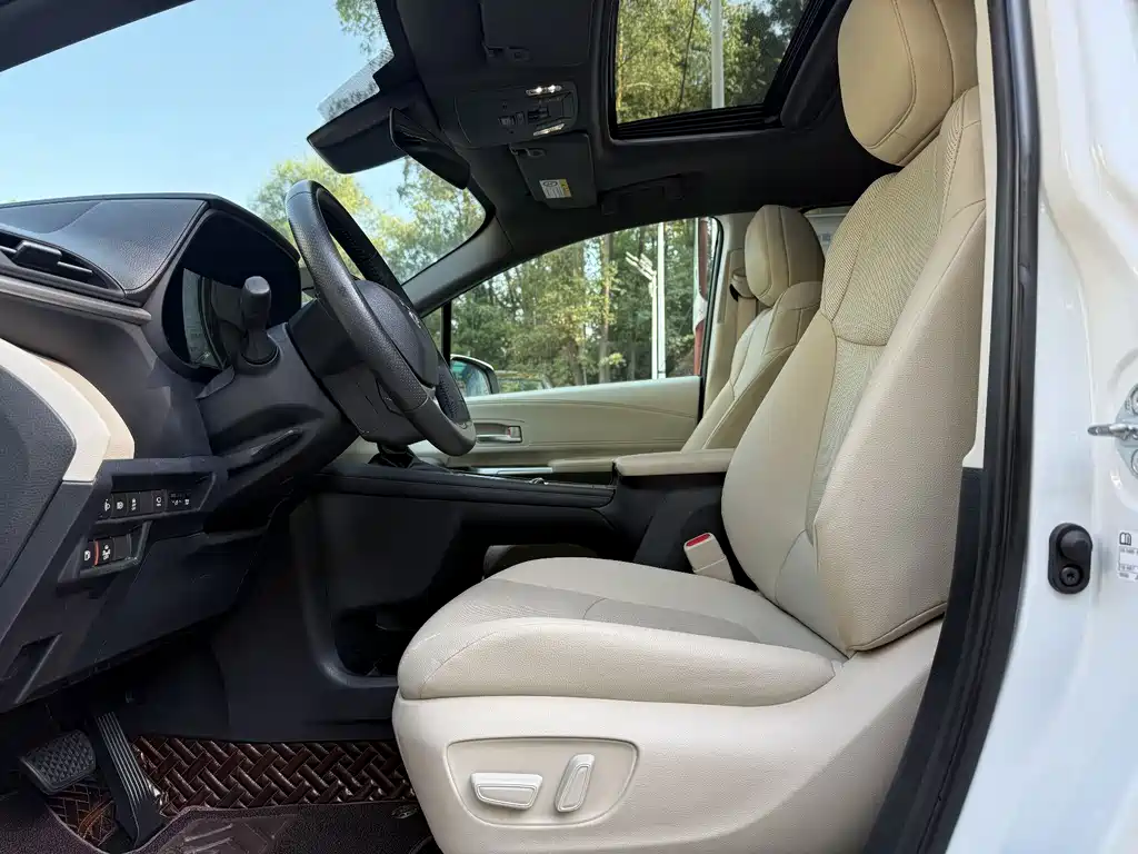 Toyota Granvia 2024 2.5L Luxury PLUS