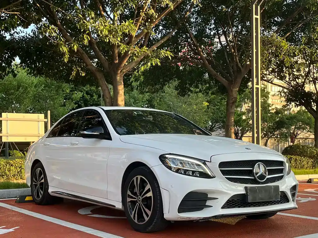 Mercedes-Benz C-Class — миниатюра 3