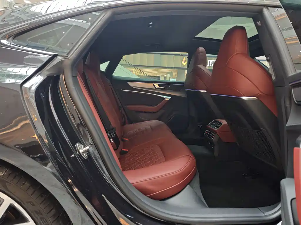 Audi A7L 2024 45 TFSI quattro S-line