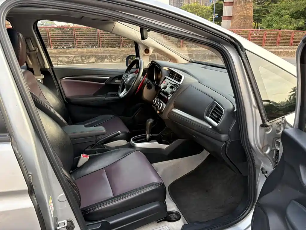 Honda Fit — миниатюра 10